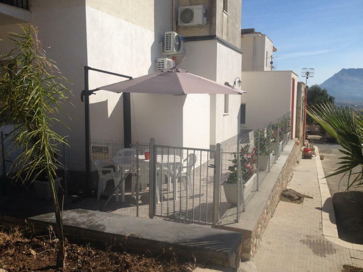 Casa Vacanza Nonna Sarina Custonaci Exterior foto